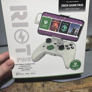 Xbox Riot phone Game Controller - White